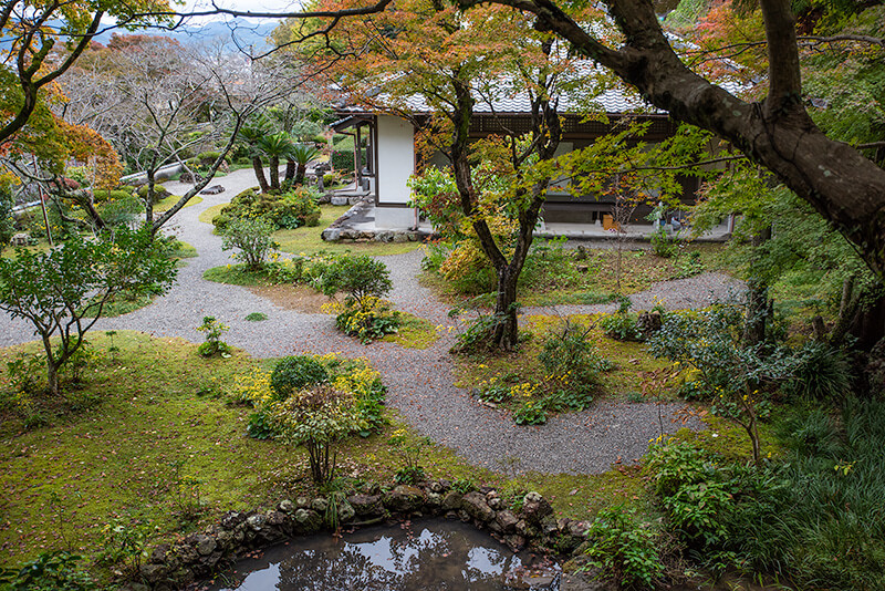 庭園は昭和末期もしくは平成になってからのもの