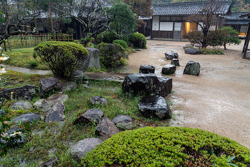 屋敷東部