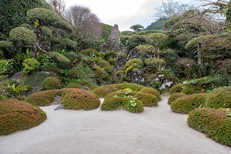 知覧武家屋敷庭園の7つのなかで最も広い庭園