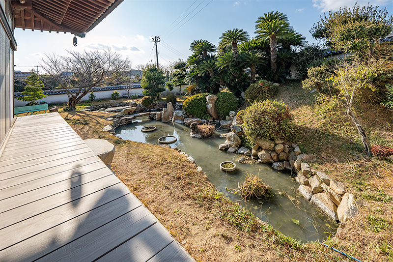 池泉観賞式庭園