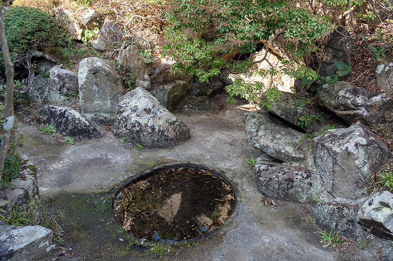 亀出島、鶴出島