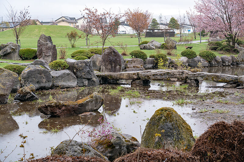 巨石を使った池泉回遊式庭園