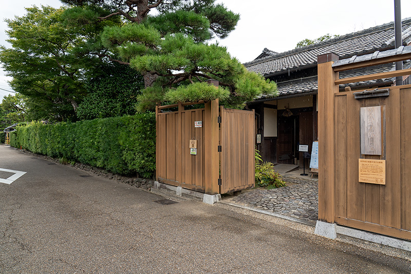 門