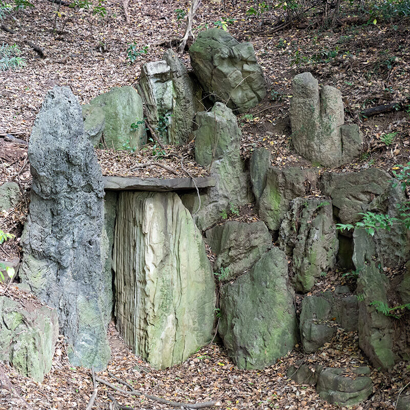 滝石組は鯉魚石を省略した桃山期の龍門形式