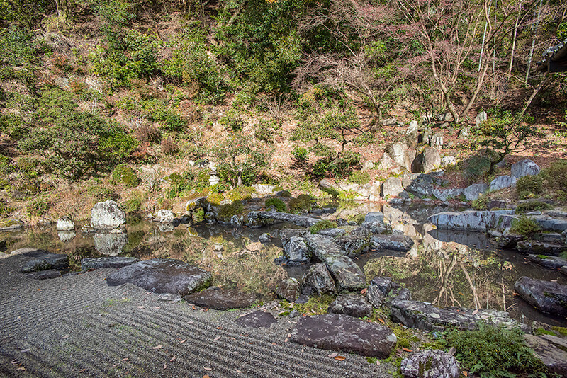 池泉蓬莱式庭園