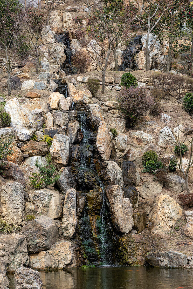 上段は2つの滝で構成されている。