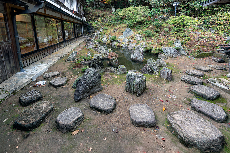 池泉回遊式庭園