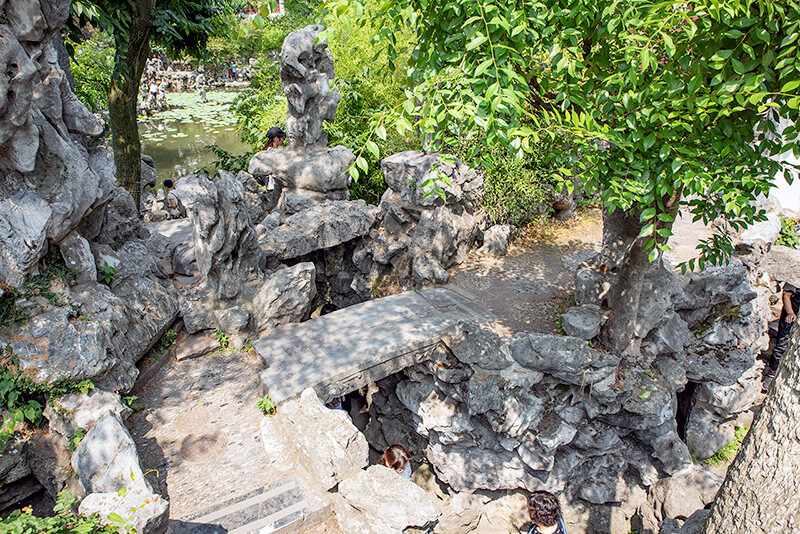 太湖石の築山