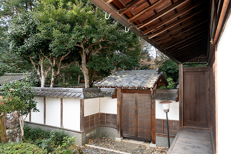 本堂南側にある庭園