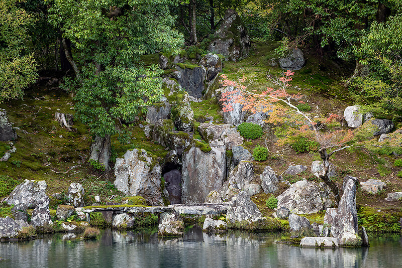 日本庭園最高峰の石組滝