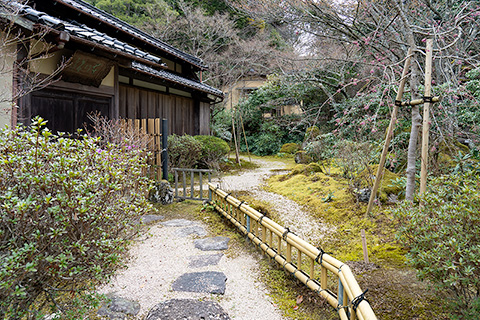 東行庵