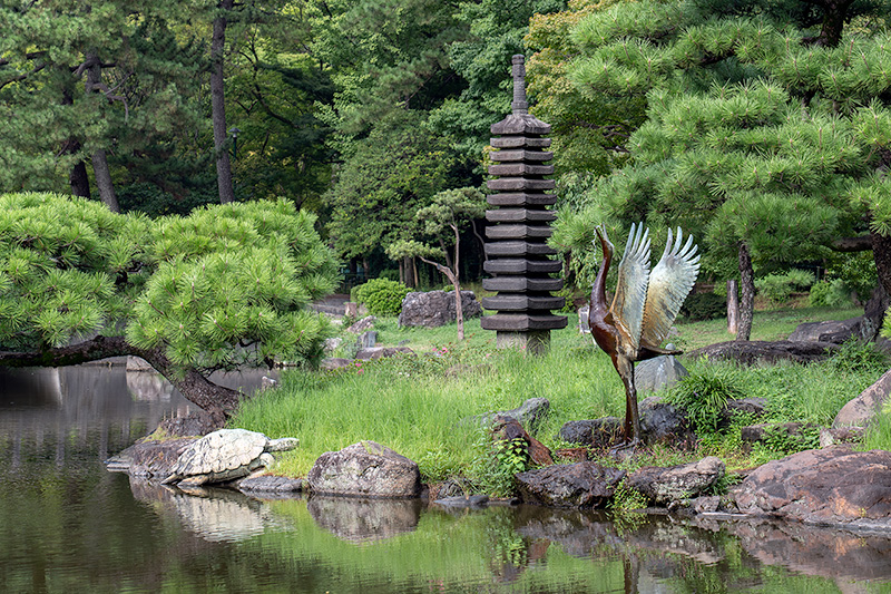 鶴と亀の銅像