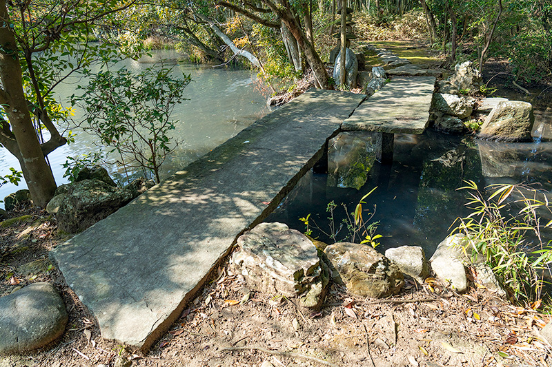 短冊形の切石橋